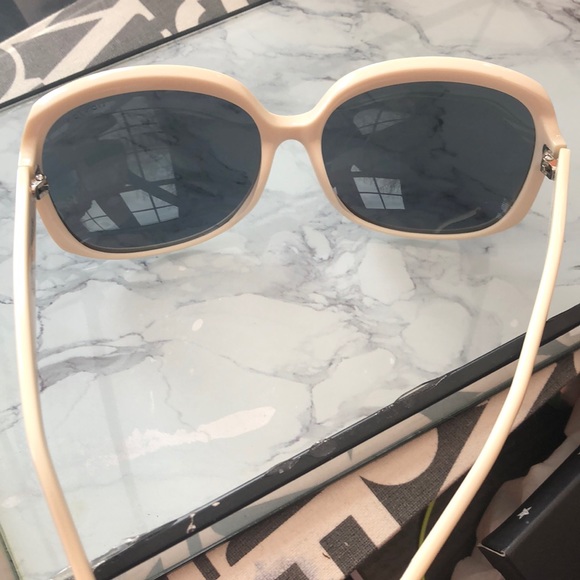 NEW OFF WHITE LIANSAN POLARIZED OVERSIZED SUNG… - Picture 5 of 8